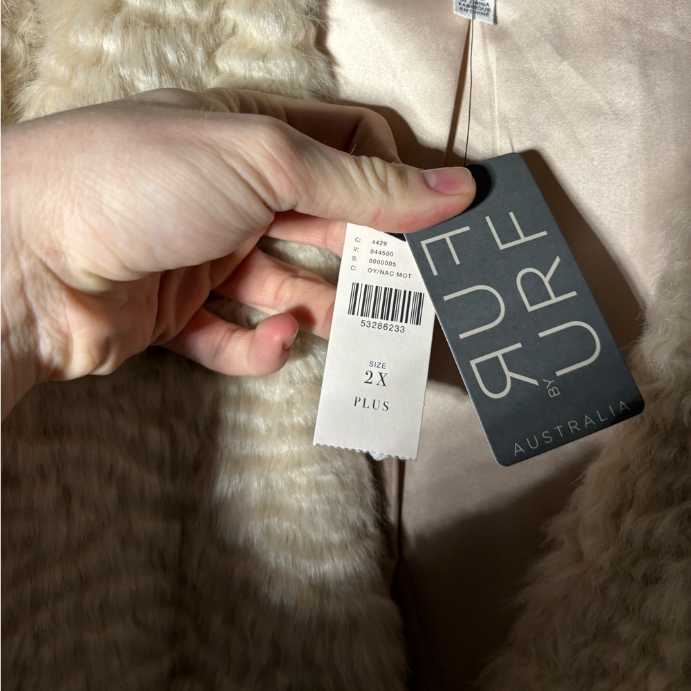NWT Fur by Urf for Anthropologie Noemi Faux Fur Coat Size 2X - Picture 4 of 5